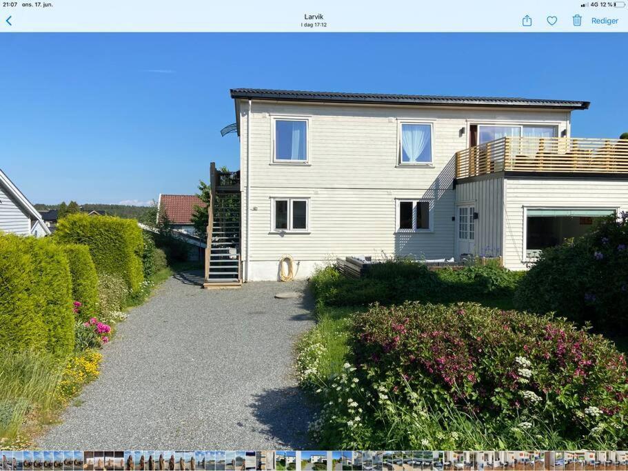 Lys Og Trivelig Leilighet I Larvik Esterno foto